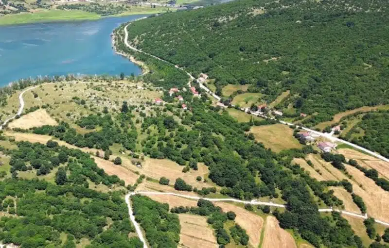IZLAGANJE na javni uvid podataka izmjere i katastarskog klasiranja zemljišta za nekretnine koje se nalaze u katastarskim općinama Prisoje, Grabovica i Korita