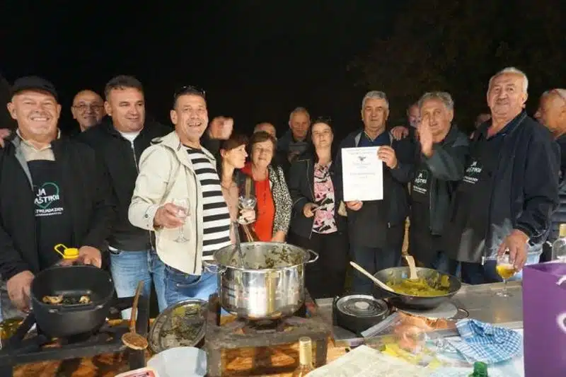 Seoničani ponovno na Rašćikijadi: 13. slavlje rašćike u Ružićima okuplja najbolje ekipe iz Hercegovine i Hrvatske