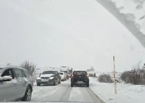 Zimski uvjeti vožnje: Vozači dužni imati opremu od 1. studenoga