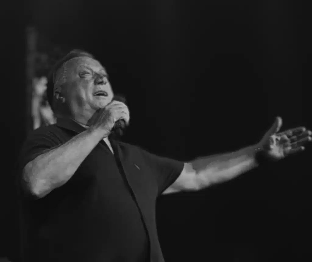 Preminuo Halid Bešlić, Bosna i Hercegovina se oprašta od legende narodne muzike