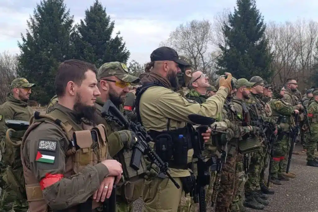 Između Kupresa i Bugojna muškarci u vojnim odorama – navodno zabave streljačkih klubova