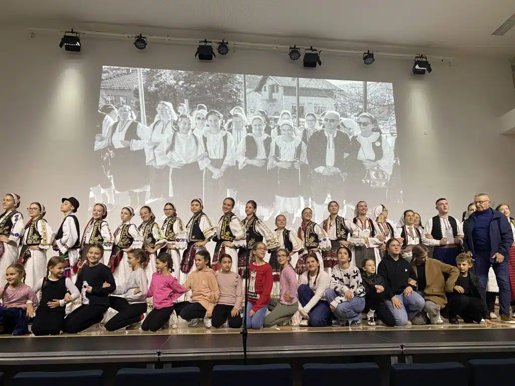 Humac:Održana Večer foklora Misečina kazivala suncu