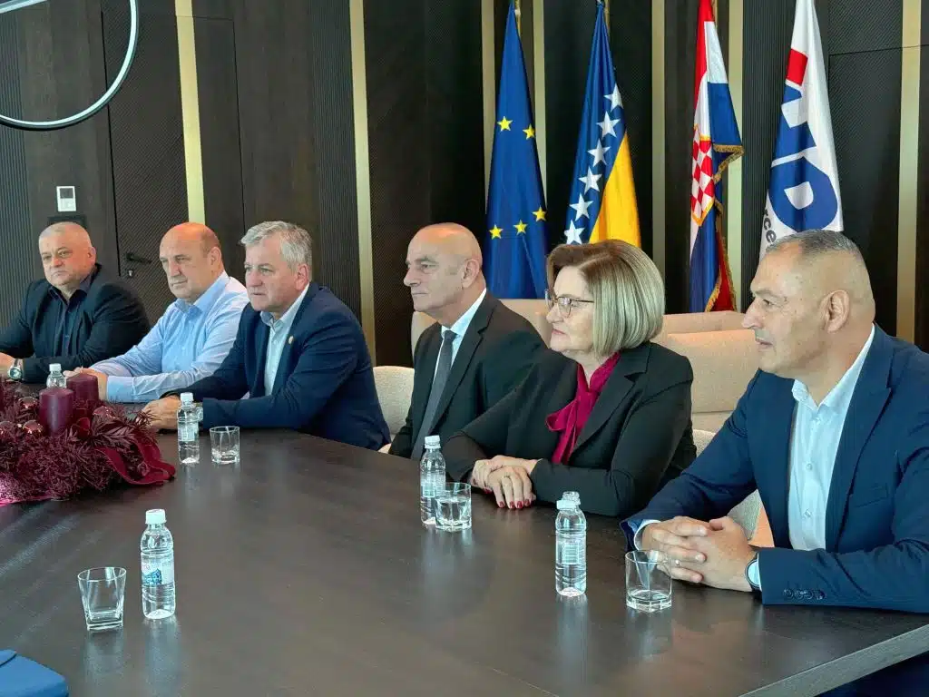 Čović i Filipović održali sastanak s predstavnicima udruga proisteklim iz Domovinskog rata