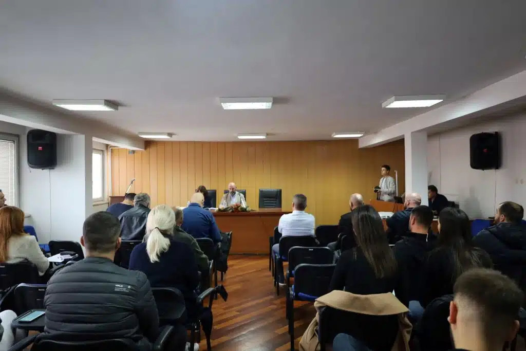 Deveta sjednica Gradskog vijeća Ljubuški: Božićnice umirovljenicima, nagrade najuspješnijim studentima, J.P. Parkovi 100 parkirališnih mjesta
