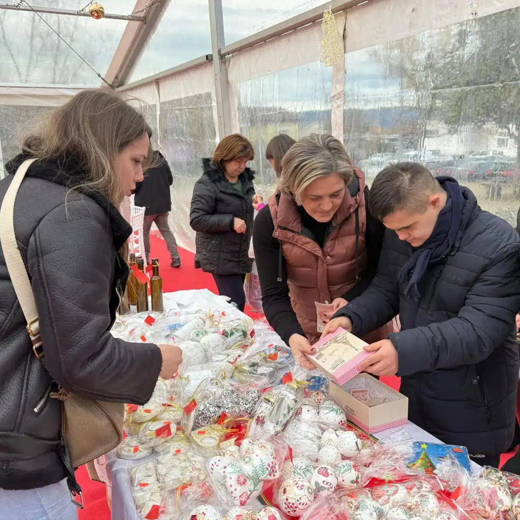 Ljubuški: Plemenita akcija na trgu za Rehabilitacijski centar