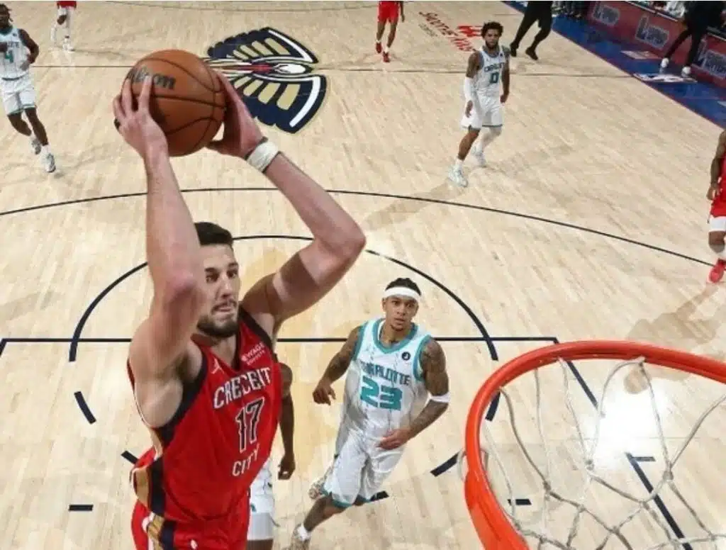 LIVNJAK PRIČA VEČERI U NBA-u: Pogledajte monstruozno zakucavanje, komentator ostao u nevjernici