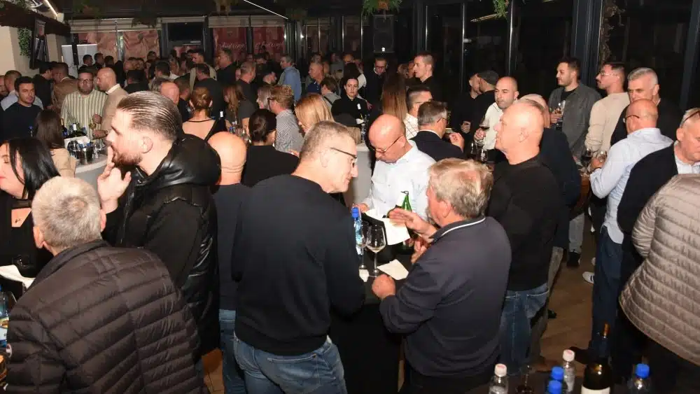 Na Andrinju blagoslovljeno mlado vino u nazočnosti velikog broja prijatelja obitelji Ćorić