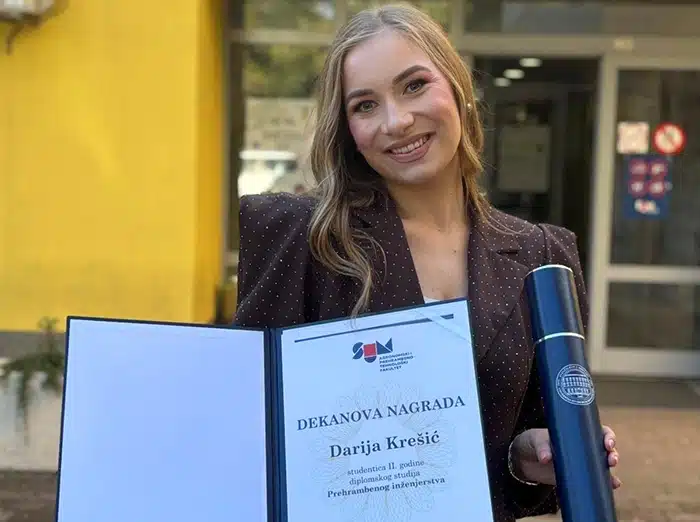 FOTO | Izniman akademski uspjeh: Čapljinka Darija Krešić nagrađena Dekanovom nagradom