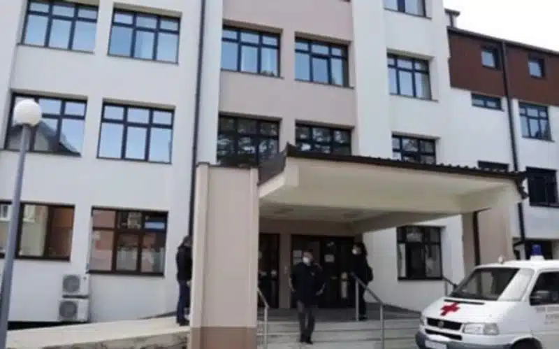 NAJAVA: Danas će se održati konferencija za medije u dvorani zgrade Vlade HBŽ o temi „Funkcioniranje zdravstvenih ustanova Hercegbosanske županije u kontekstu blokade računa…”