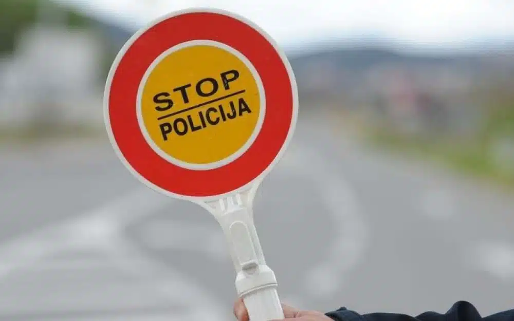 Prometna nesreća u Mikulićima kod Posušja: jedna osoba ozlijeđena
