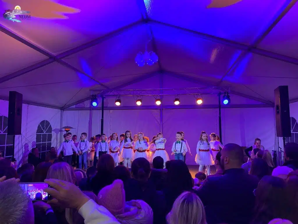 Prvi dan Adventa u Neumu: priredba Osnovne škole Kardinala Stepinca i Stjepan Lach