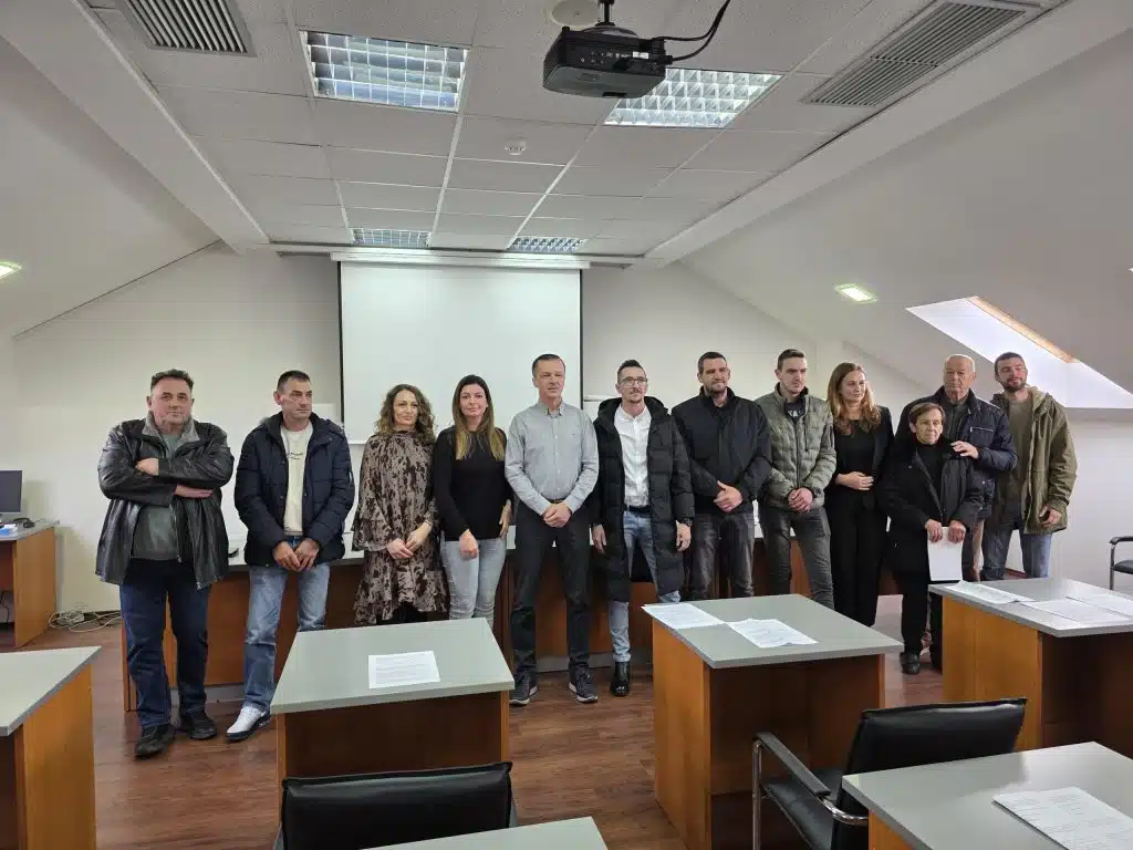 VIDEO / 11 poljoprivrednika u Livnu podijelilo 120 tisuća maraka novčane potpore od strane grada