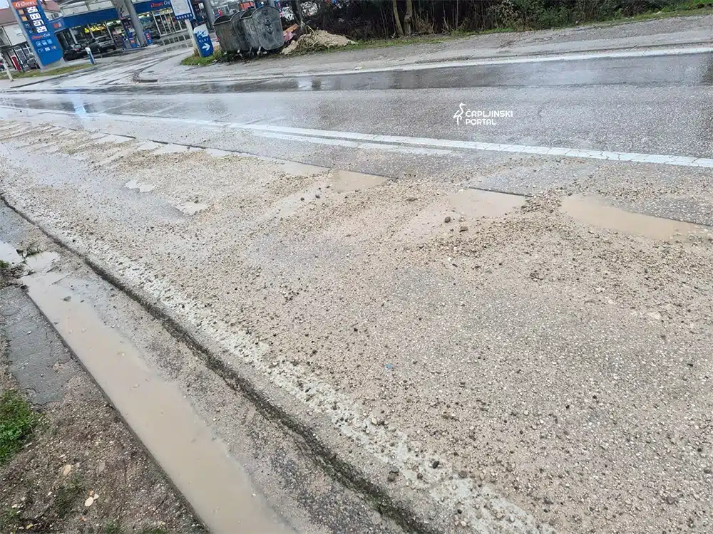 FOTO | Blato, rupe i nesigurnost: Probijeni rokovi radova dodatno razljutili mještane u Čapljini