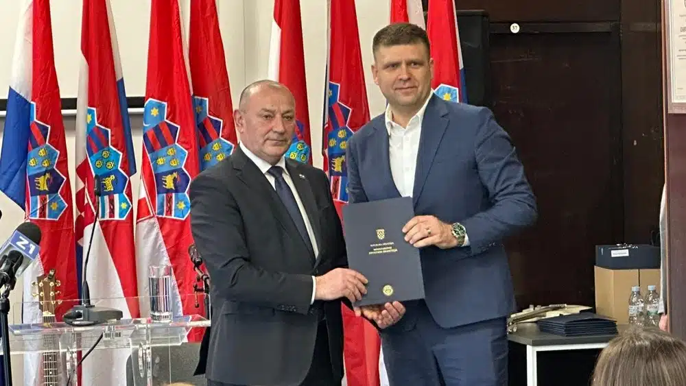 Uručeni sporazumi za posjet učenika iz BiH Vukovaru