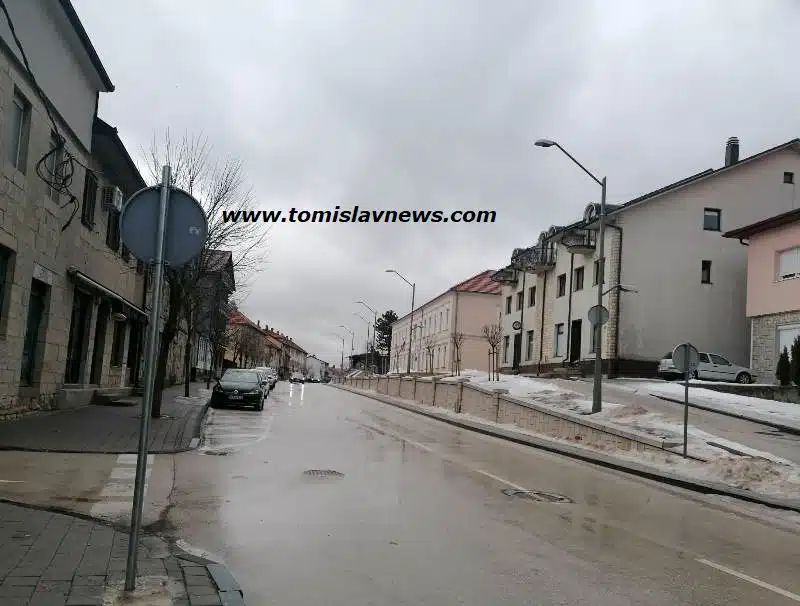 DOBRO vam oblačno i kišovito nedjeljno jutro iz Tomislavgrada!