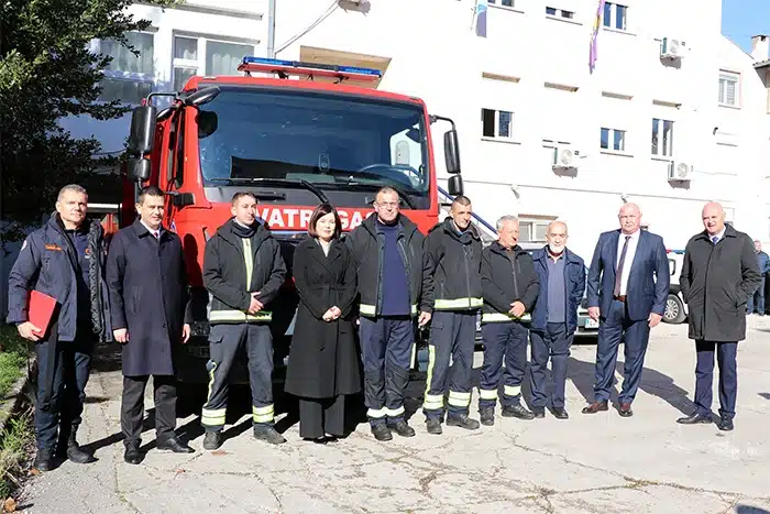 Stolački vatrogasci dobili vozilo vrijedno preko 300.000 KM