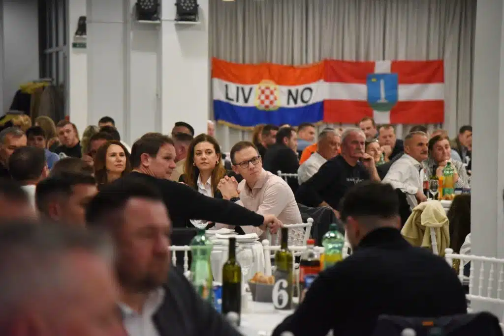 FOTO Humanitarni rad još jednom povezao Kaštela i Livno: Pogledajte kako je bilo na 7. Livanjskoj noći