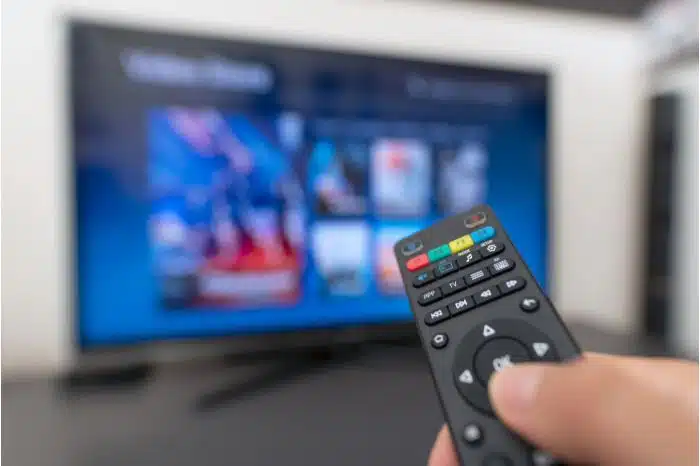 AKOP BiH: Ilegalni IPTV servisi nanose milijunsku štetu društvu, 120.000 korisnika u BiH