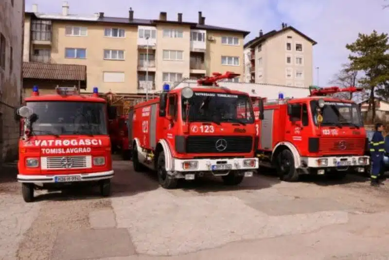 Brzom reakcijom djelatnika i vatrogasaca spriječen veći požar u JKP Tomislavgrad