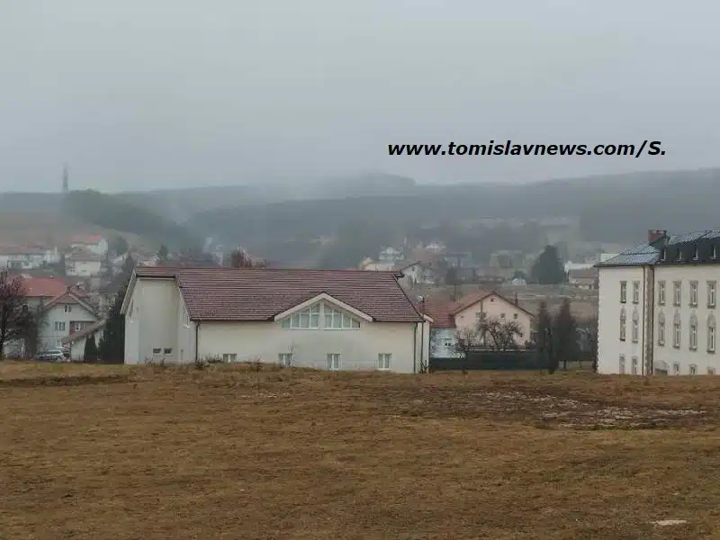 DOBRO vam oblačno i maglovito jutro iz Tomislavgrada!