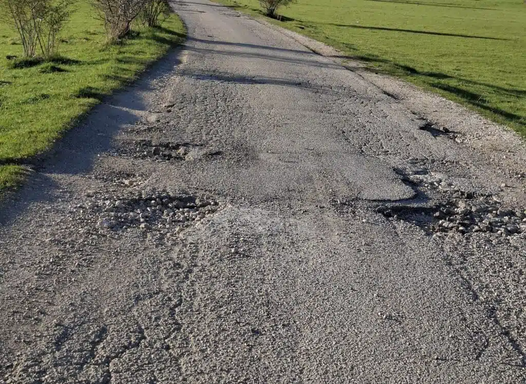 Šujica: Cesta nakon zime u još gorem stanju
