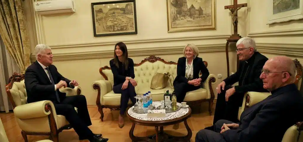 Čović, Krišto i Filipović s biskupom Majićem: Potreba očuvanja mira, povjerenja i Hrvata i katolika u Banjolučkoj biskupiji