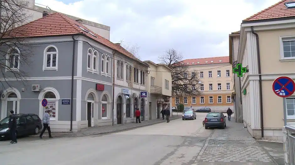 Miljan Konta / Tek je sad jasno zašto su Bosanci u vicevima glupi i naivni