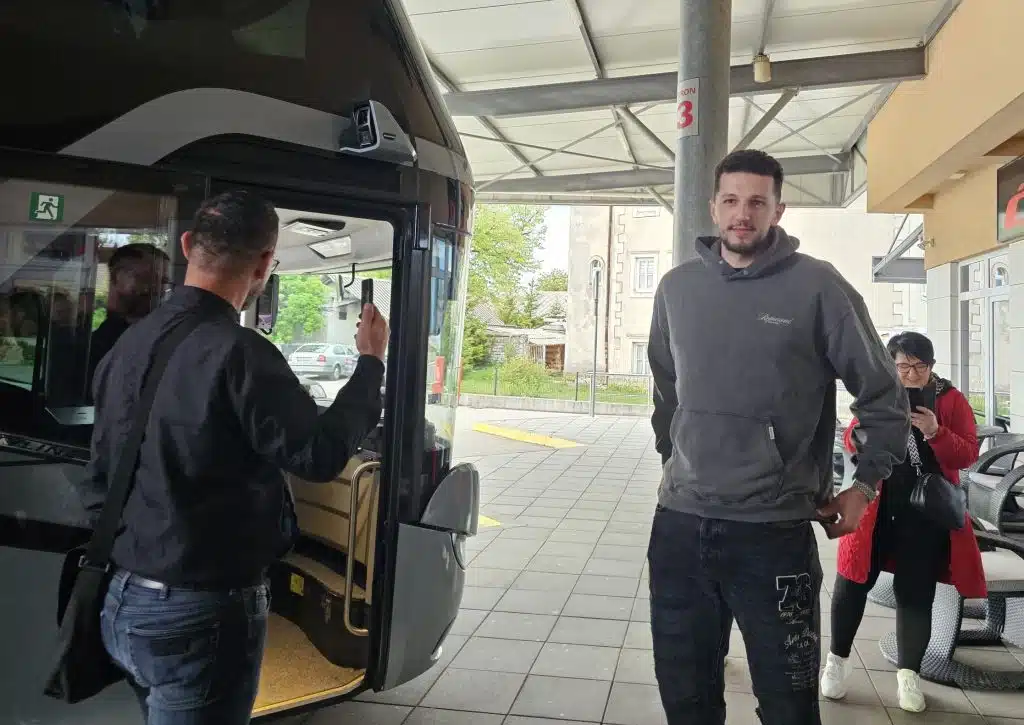 Livno Bus: Nova linija Sarajevo–Split predstavljena uz NBA igrača Karla Matkovića