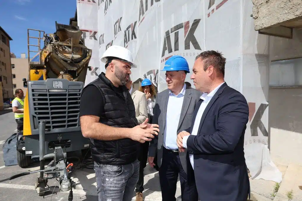 Duvnjak Anto Kovačević vodi zahtjevne projekte obnove u Hrvatskoj i pomaže rodnom kraju