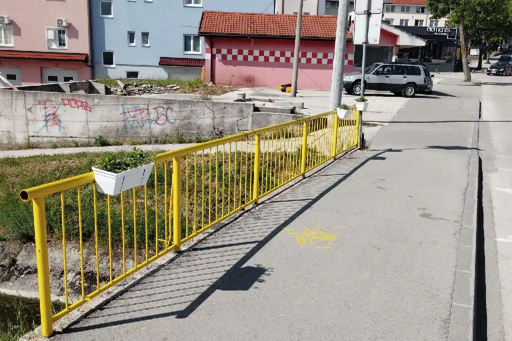 JKP Tomislavgrad: Prestanimo uništavati javne površine i zajedničku imovinu