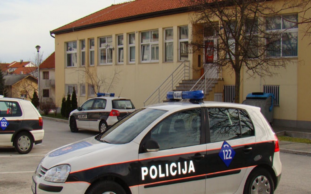 Mladić iz Posušja u stanici napao policajca nakon privođenja