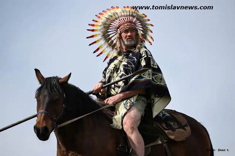 FOTO/VIDEO EKSKLUZIVA s Duvanjskog polja: Nakon Vikinga Flicka, Tomislavgrad ima i Indijanca Peću Oplećanca!