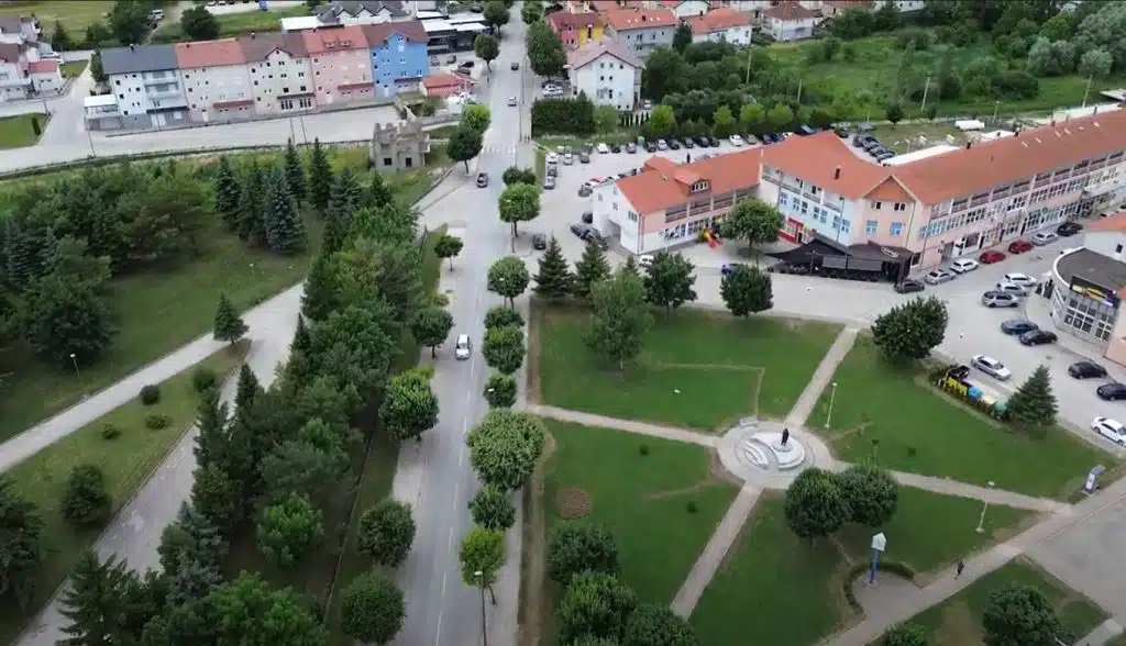 Izmjena Javnog oglasa o prodaji neizgrađenog ostalog građevinskog zemljišta u vlasništvu i posjedu Općine Tomislavgrad putem licitacije