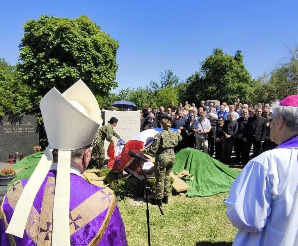 Posljednji ispraćaj Julienne Eden Bušić uz državne počasti