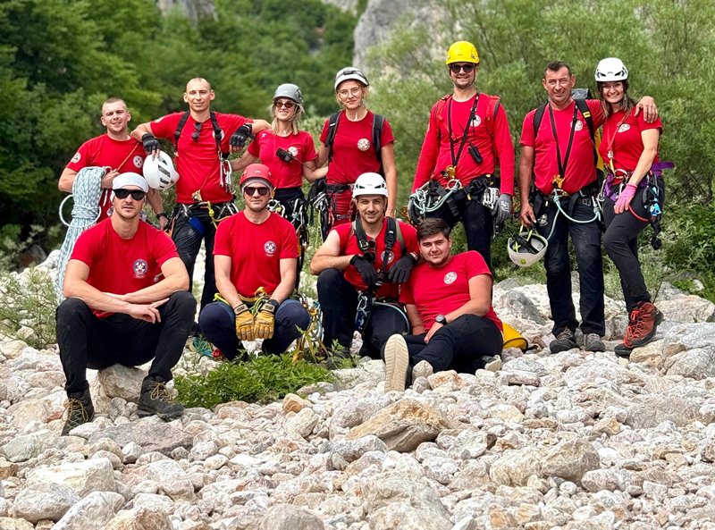 FOTO: Uspješno izvedena međustanična stijenska vježba u kanjonu Brine