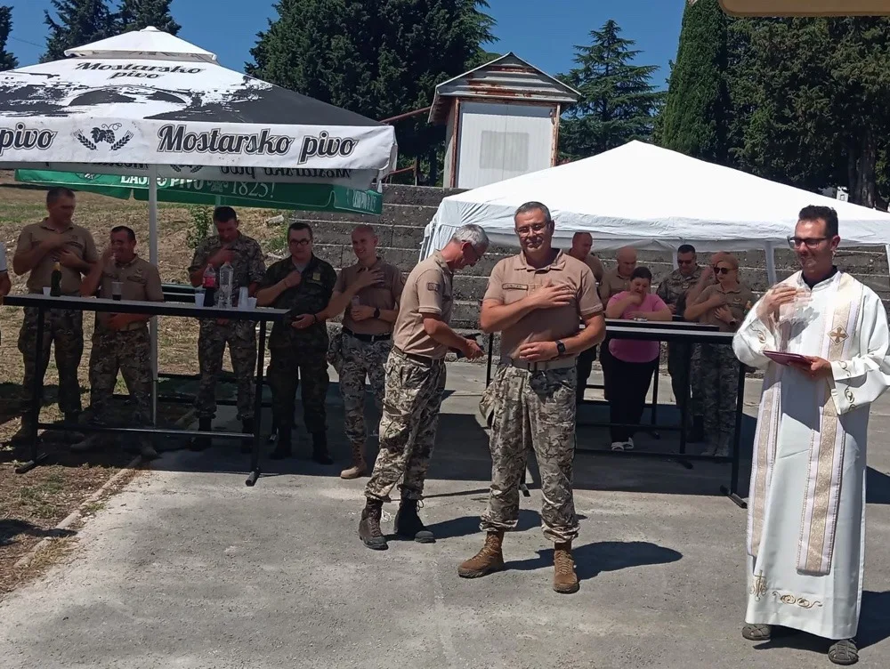 FOTO | Simbol mira i suradnje: U krugu vojarne u Grabovinama posađen maslinik