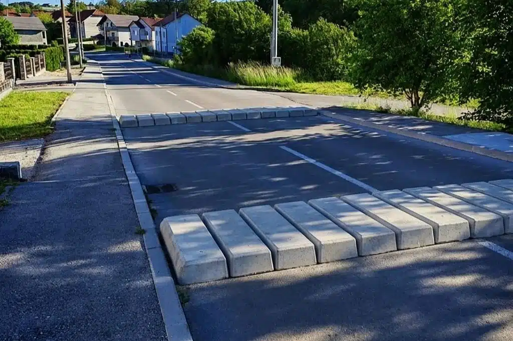 Jurnjava s Blažuja u grad: Čeka li se tragedija da se postave „ležeći policajci“?