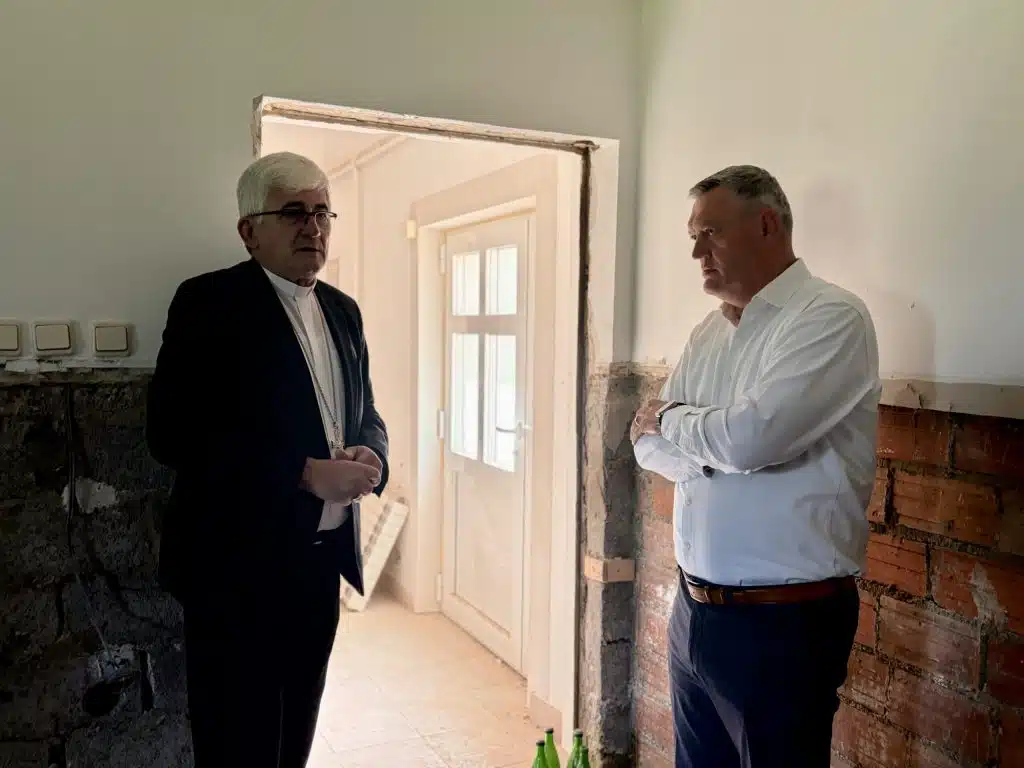 Predsjednik Vlade HBŽ Vukadin i banjolučki biskup Majić u Lištanima: U tijeku radovi na budućem socijalnom centru za odrasle osobe s demencijom