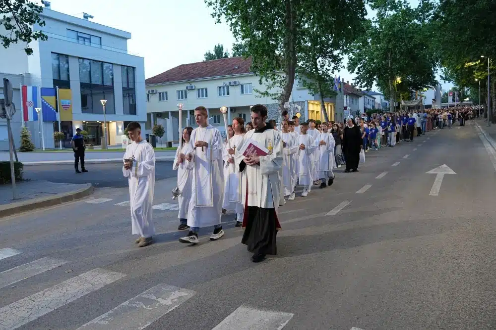 Tijelovo poziva na zajedništvo, zahvalnost i javno svjedočenje vjere