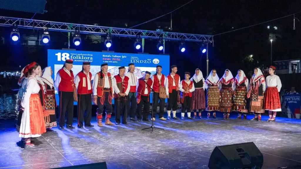 Večer folklora u Neumu okupila brojne posjetitelje: Spoj tradicije, kulture i zabave oduševio publiku