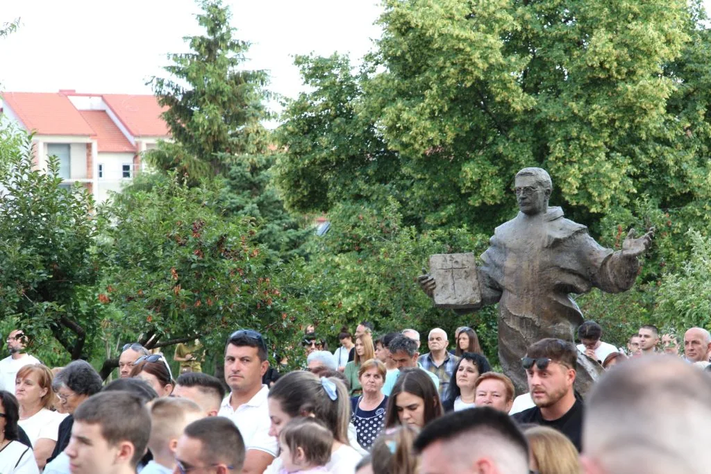 Misa uočnica sv. Nikoli Taveliću: blagoslov djece i Framin program „Pustite malene k meni“