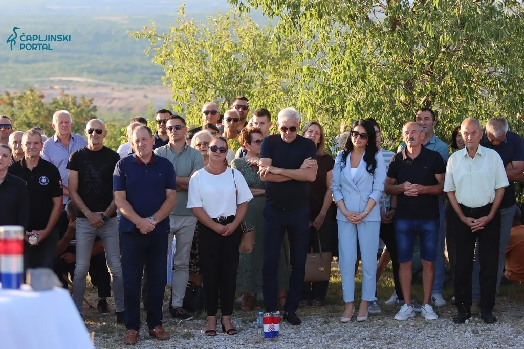 FOTO | Obljetnica najkrvavijeg dana: Prije 33 godine 24 branitelja dala su svoje živote na Gradini
