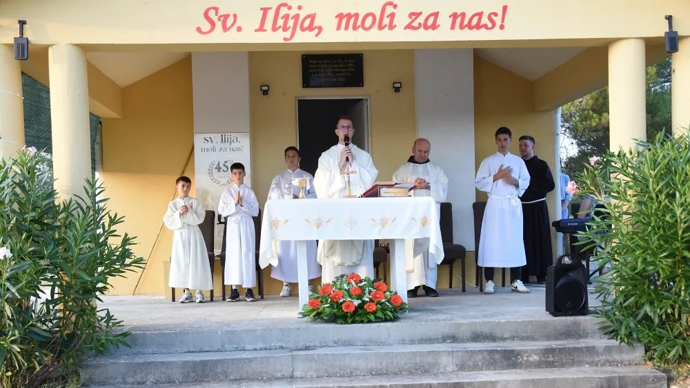 Donji Mali Ograđenik: Tradicionalna proslava blagdana sv. Ilije 20. srpnja na vidikovcu Gradina