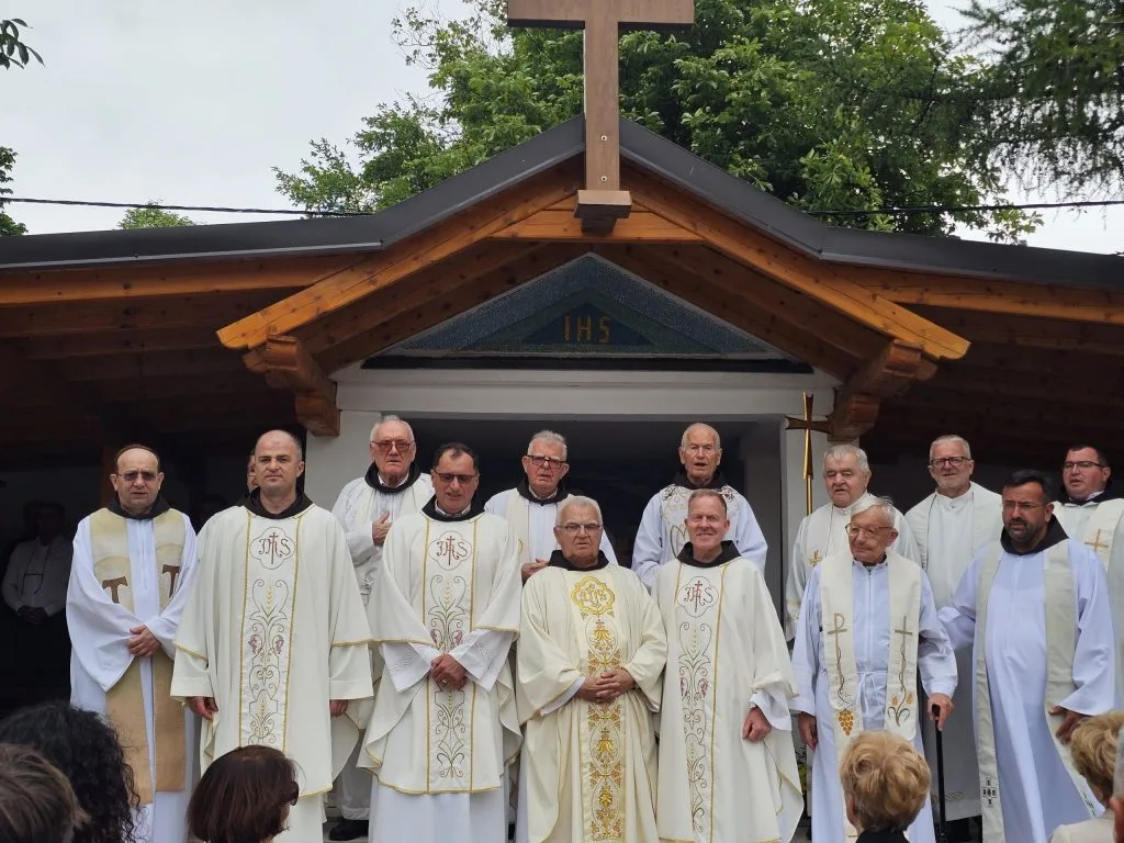 Fra Gabrijel Mioč u rodnoj Šujici proslavio 60. obljetnicu svećeničkog ređenja