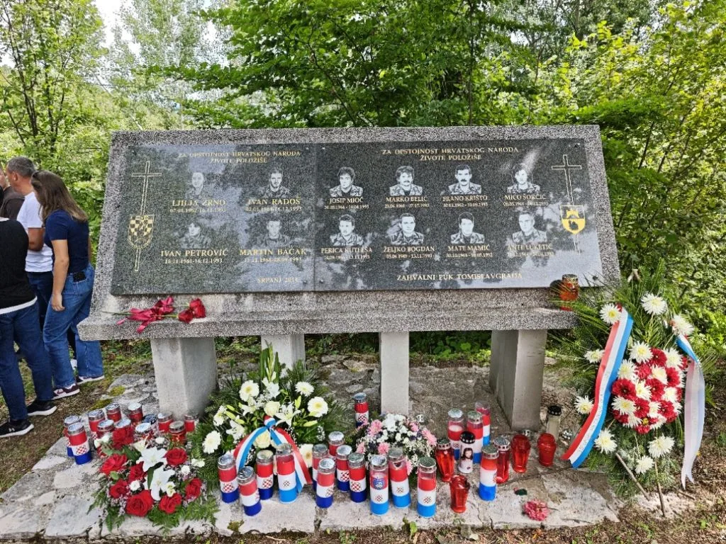 Na Pomenu obilježena 33. godišnjica stradanja hrvatskih branitelja