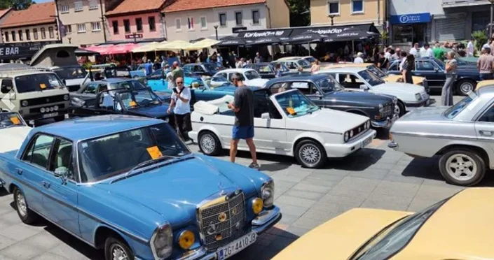 Oldtimeri iz BiH i Dalmacije u Livnu odali počast dr. Draženu Vrdoljaku