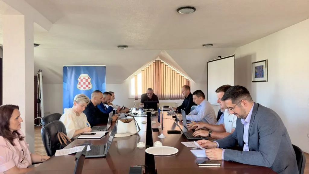 Vlada HBŽ-a odobrila sredstva za okoliš, vodoprivredu, braniteljske udruge, kulturu, besplatne udžbenike i medije