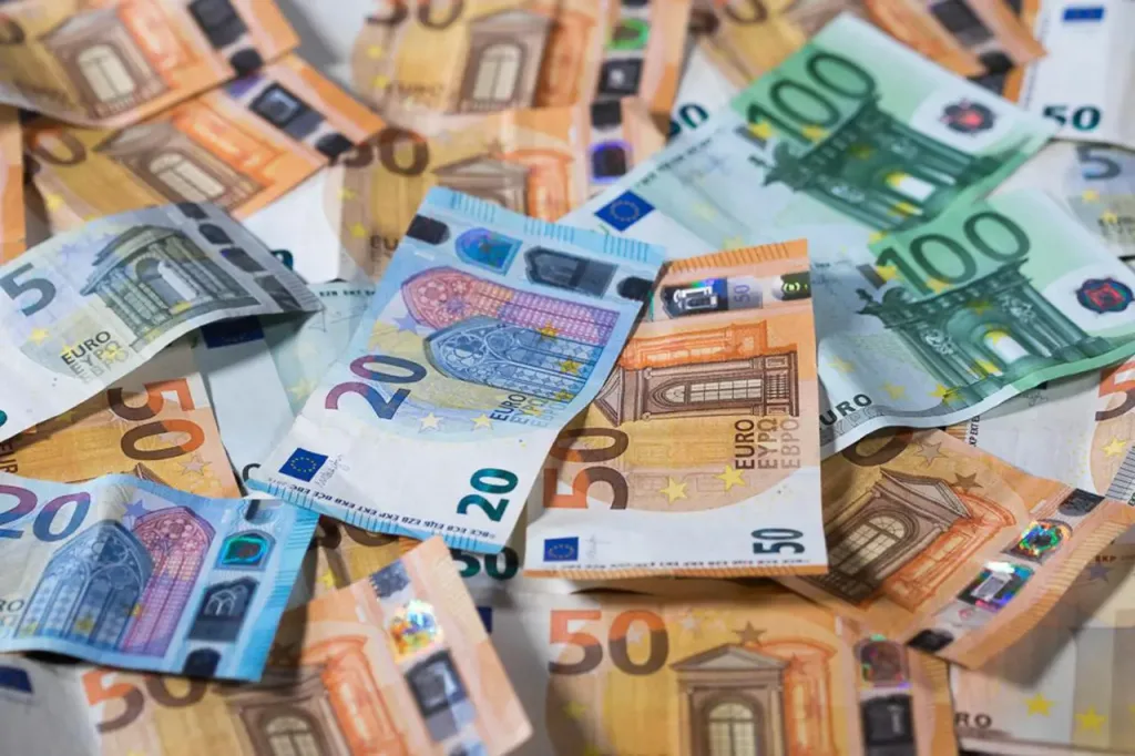 PRIPAZITE: Građani upozoravaju na moguće krivotvorene novčanice eura u Posušju