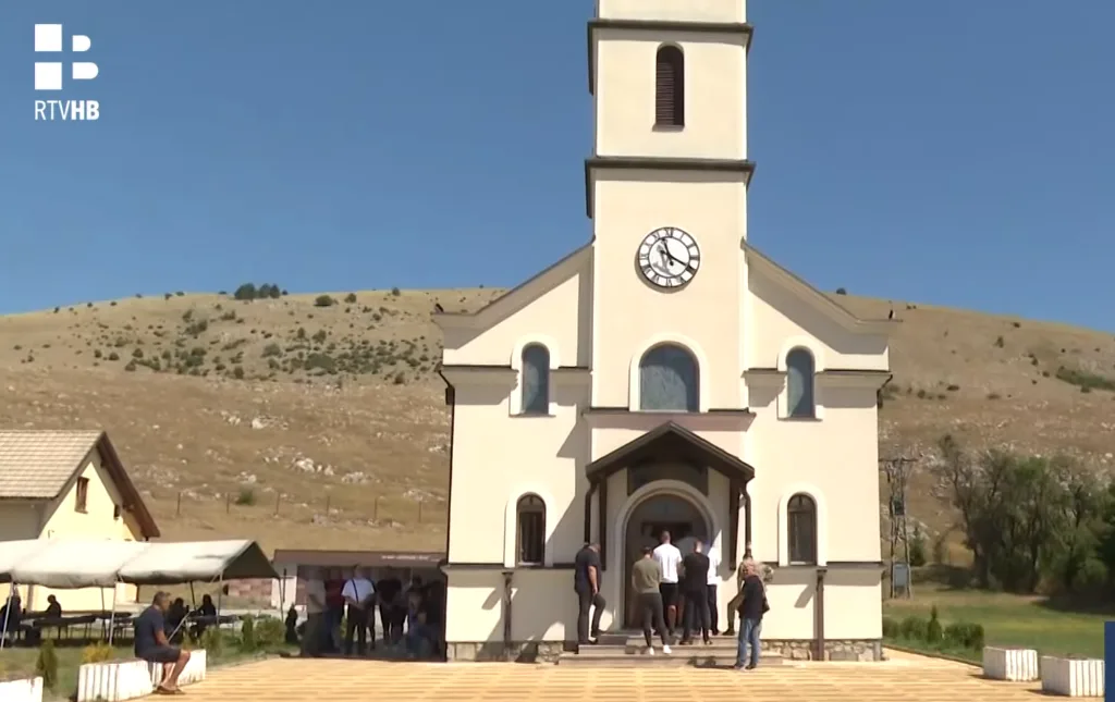 HBŽ: U Bosanskom Grahovu služena sveta misa za branitelje poginule u vojno-redarstvenim operacijama Ljeto ’95 i Oluja
