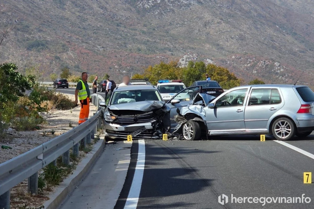 Teška prometna nesreća na cesti Neum – Stolac, dvije osobe prevezene u Mostar